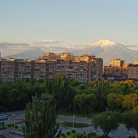 Umba Apartment N5 - Balcony And Mount Ararat View Erivan Dış mekan fotoğraf