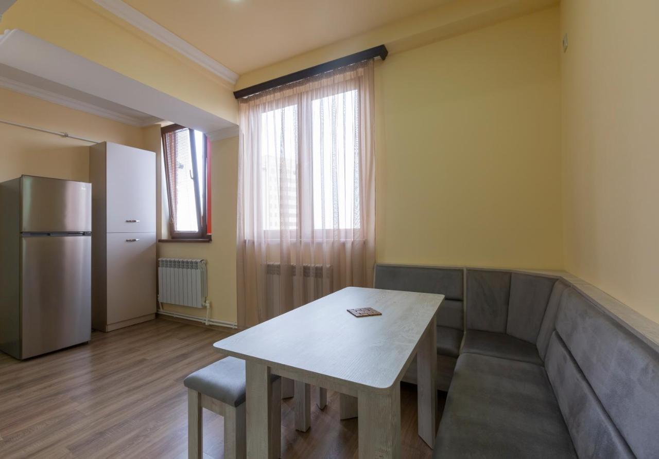Umba Apartment N5 - Balcony And Mount Ararat View Erivan Dış mekan fotoğraf