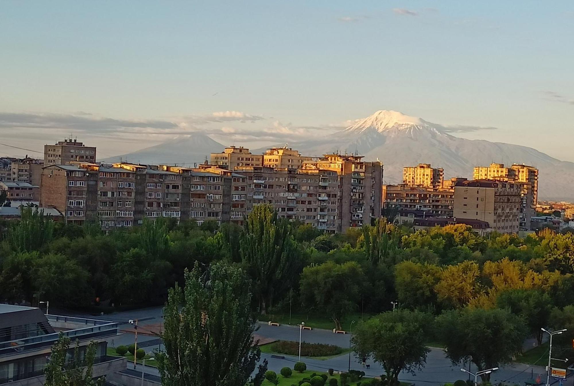 Umba Apartment N5 - Balcony And Mount Ararat View Erivan Dış mekan fotoğraf